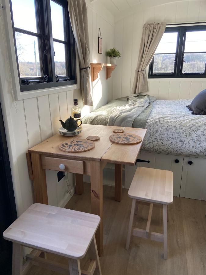 Peaceful Shepherd'S Hut In Beautiful Countryside. リンリスゴー エクステリア 写真